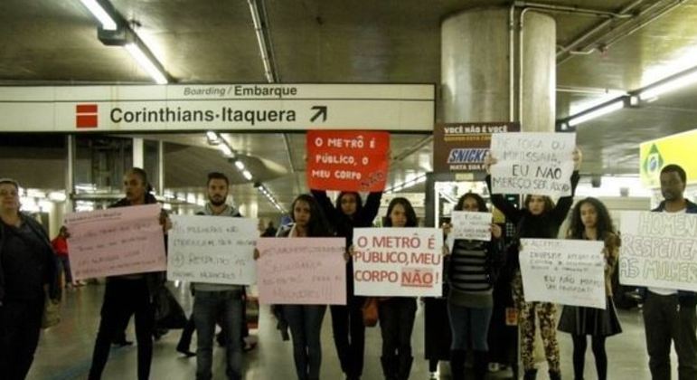 Assédio em vagões do Metrô e trens são comuns e gerou diversos protestos contra encoxadas