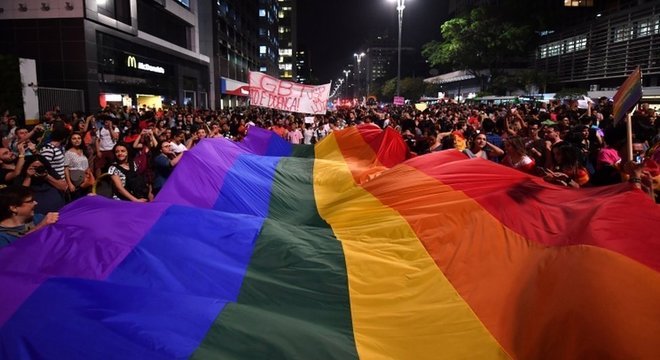 Protesto pelos direitos LGBTI+ em São Paulo, em setembro de 2017; essa população está mais visível e ativa, mas também mais vulnerável à violência 