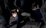 'Mulheres, chega de aturar! Chega de calar! Não queremos que nossos homens morram por causa de jogos políticos. Saiam de preto para as praças!', dizia a convocação publicada nas redes sociais