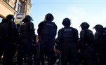 Em Moscou, onde não parou de chover o dia todo, as autoridades implantaram um imponente dispositivo policial para impedir a manifestação de protesto, convocada pelo movimento juvenil de oposição Vesná