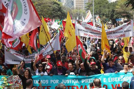 As manifestações foram organizadas por estudantes e opositores do presidente Jair Bolsonaro