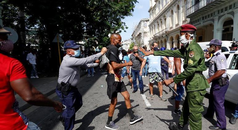 Cuba admite morte em protesto - Internacional - Estado de Minas