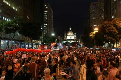 Manifestantes foram para as ruas no centro do Rio