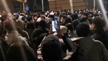 Estudantes protestam contra confinamento em campus na China