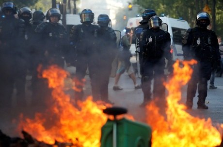 Protestos na França terminam com prisões