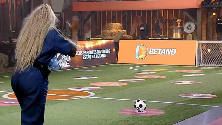 A segunda rodada começou com WL, Cariúcha e Radamés empatados com 70 pontos, Márcia com 80 e Yuri com 130. A sorte virou para WL e ele marcou um gol, alcançando os 100 pontos. Yuri se manteve invicto e, após 