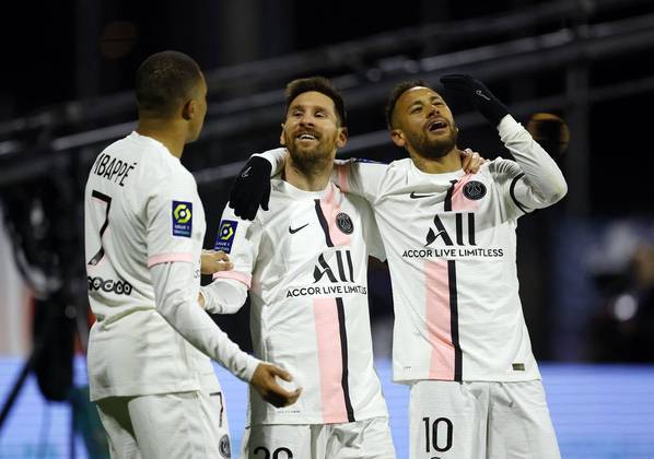 2º Paris Saint-Germain (França)Preço do elenco: 903,45 milhões de euros (cerca de R$ 4,59 bilhões) 2º Paris Saint-Germain (França)Preço do elenco: 903,45 milhões de euros (cerca de R$ 4,59 bilhões)