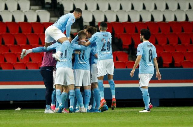 Manchester City vence novamente PSG e avança à final da Champions