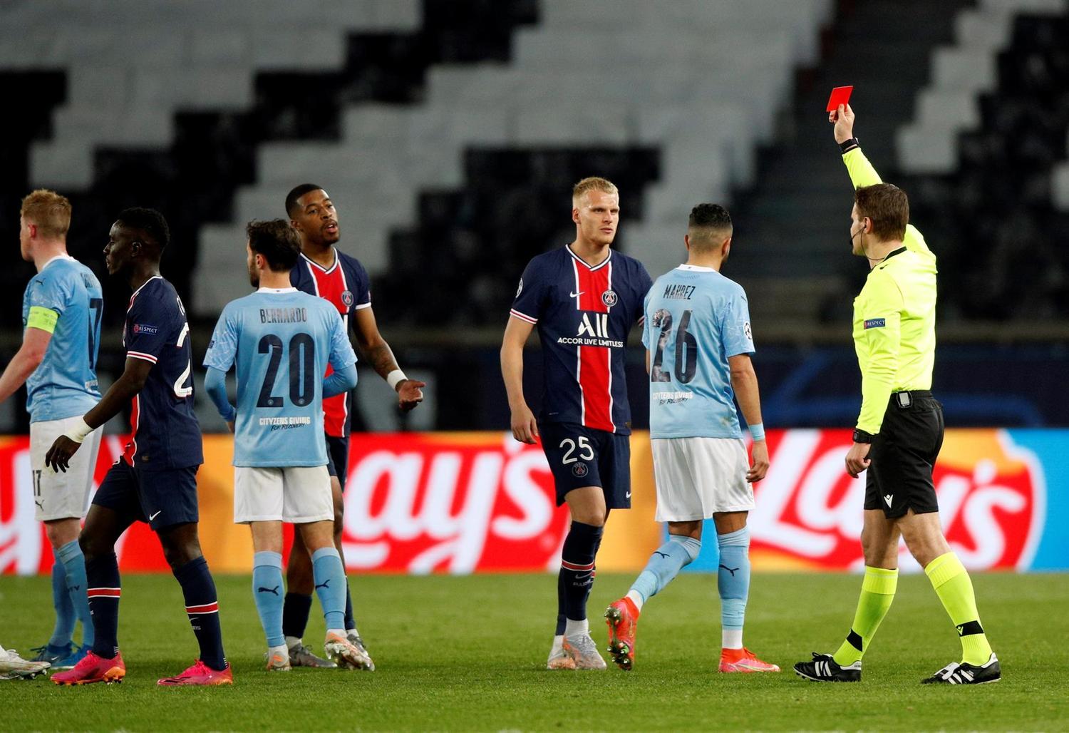 Fora de casa, Manchester City vence Paris Saint-Germain na semifinal da  Champions League - Jogada - Diário do Nordeste