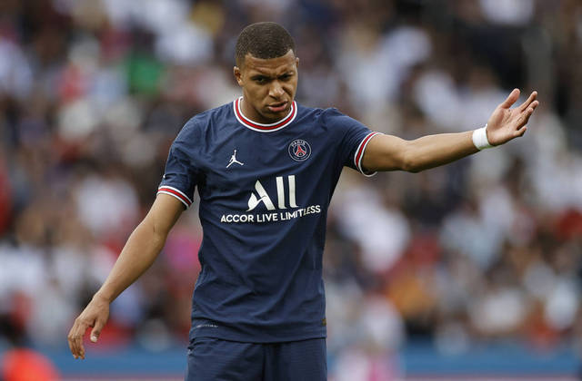O PSG entrou em campo neste sábado sem Neymar e Messi, poupados pelo técnico Mauricio Pochettino após a sequência das Eliminatórias da Copa do Mundo, mas a ausência da dupla mal foi sentida. O jovem Mbappé assumiu a responsabilidade no Parque dos Príncipes e acabou sendo peça essencial na goleada por 4 a 0 sobre o Clermont Foot, em jogo da quinta rodada do Campeonato Francês