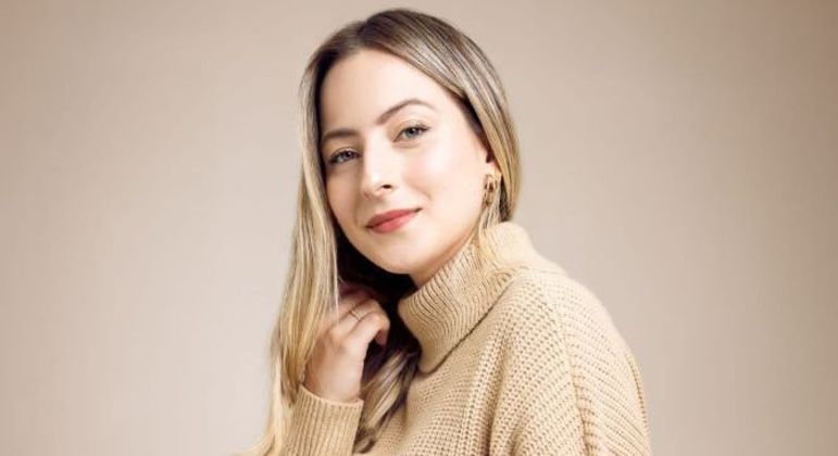 Bárbara Andrade auxilia mulheres brasileiras que vivem em outros países