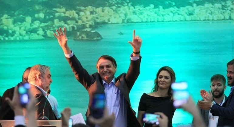 Bolsonaro faz o número 7 em lançamento de candidatura em 2018 pelo PSL, 17 