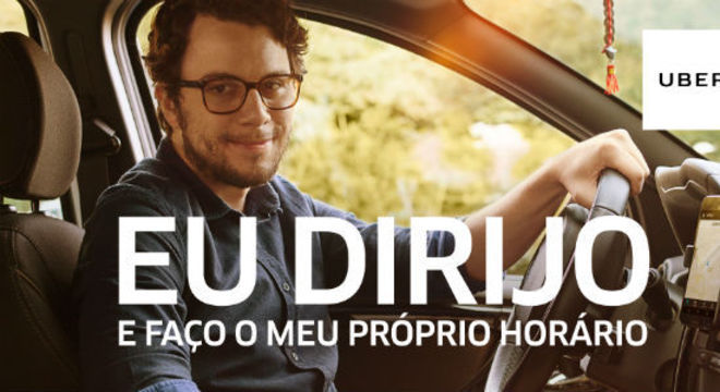 Publicidade da Uber em 2017, anunciando vantagens do trabalho por app