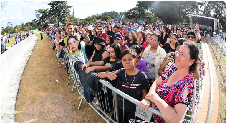 Público lota o Parque Ibirapuera para assistir aos shows do festival Tão Sertão