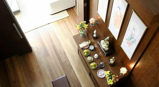 puff quadrado - piso de taco e puff 