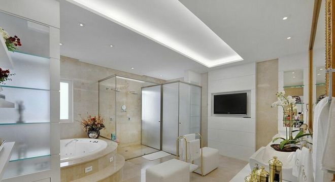 puff quadrado - sala de banho com puff branco 