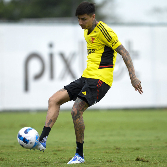 Pulgar em treino do Flamengo