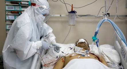 Paciente em ECMO é cuidado 24 horas por dia