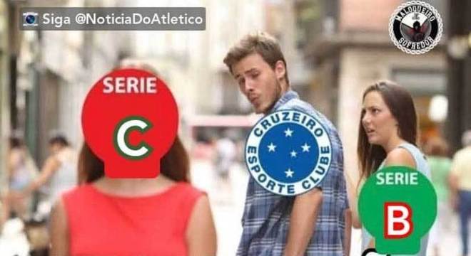 Punido pela Fifa devido ao não pagamento do empréstimo do volante Denilson, Cruzeiro não foi perdoado nas redes sociais