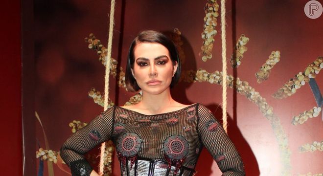 Cleo destacou a liberdade com seu corpo e seus looks em diversas ocasiões no ano 