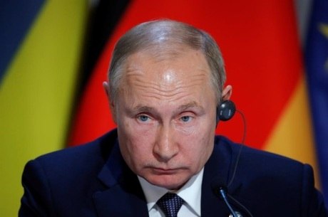 Governo russo renuncia após anúncio de reformas 
