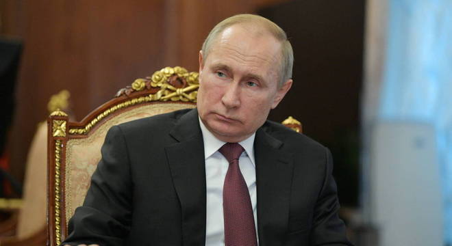 Vladimir Putin afirmou que a vacina é segura e funciona de maneira eficaz