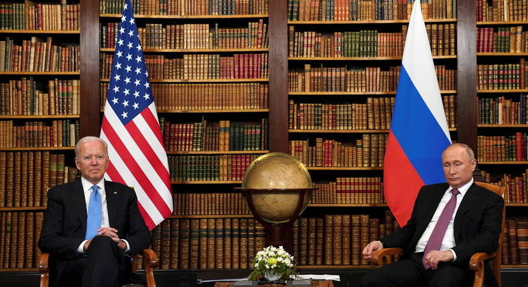 Joe Biden e Vladimir Putin tiveram relação política abalada após invasão da Ucrânia
