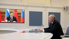 Vladimir Putin diz querer reforçar cooperação militar Rússia-China