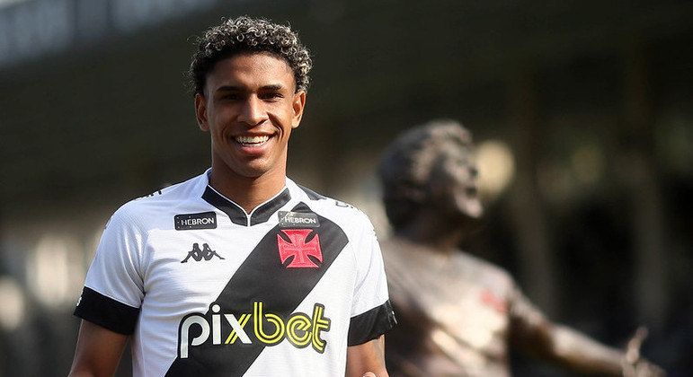 Paulo Victor é o novo lateral-esquerdo do Vasco