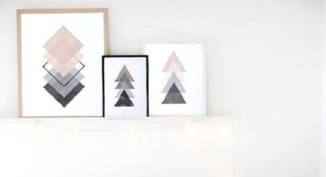 quadros decorativos para quarto simples com cama preta de ferro 