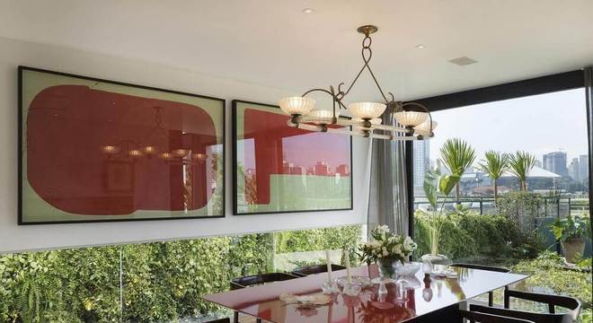 quadros para sala de jantar com parede de vidro 