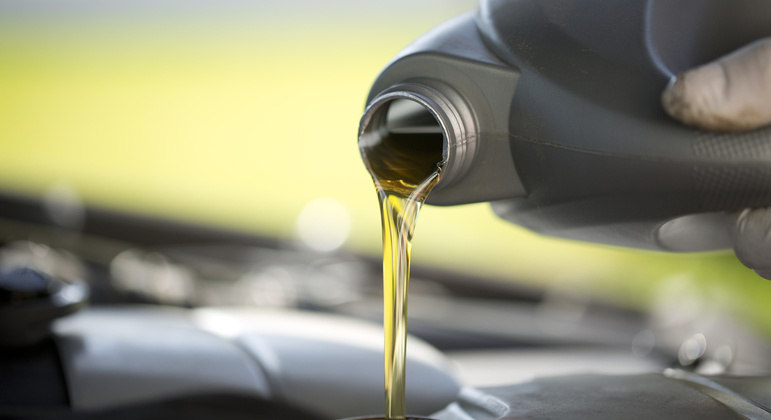 Geralmente, é recomendável que troque o óleo a cada seis meses ou 5.000 quilômetros ou 12 meses e 10.000 km