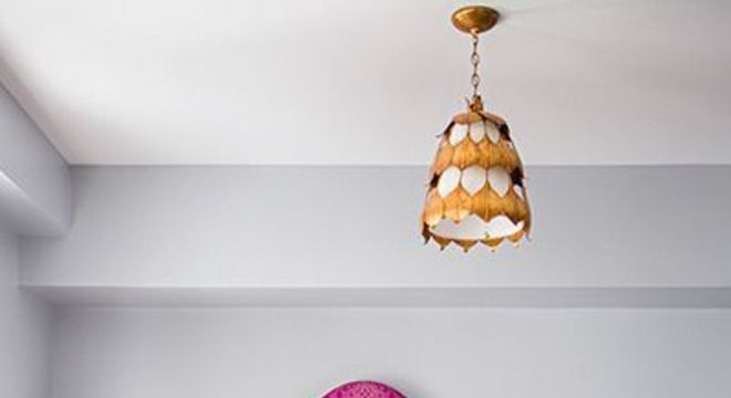 quarto com cama fúcsia