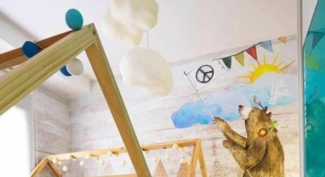 Quarto compartilhado com camas em formato de casinha