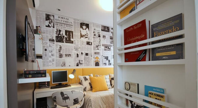 Quarto de solteiro com prateleira lateral para livros