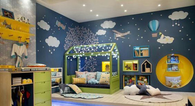 Quarto infantil planejado com nichos amarelos