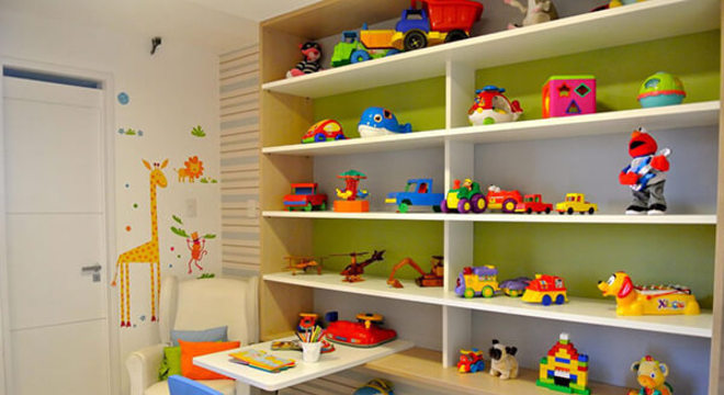 Quarto infantil planejado prateleira para guardar brinquedos