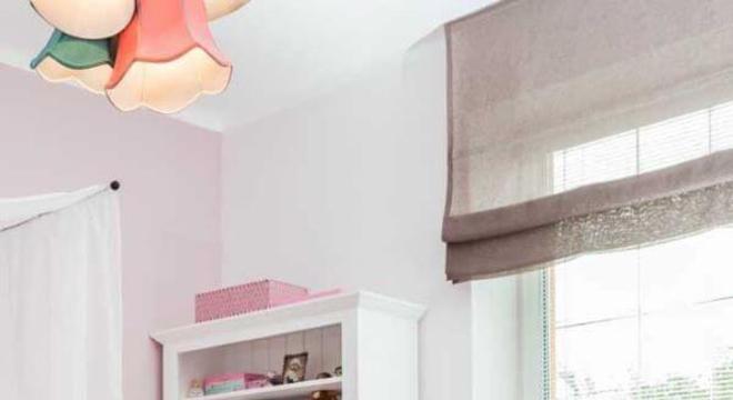 Quarto moderno com tapete frufru