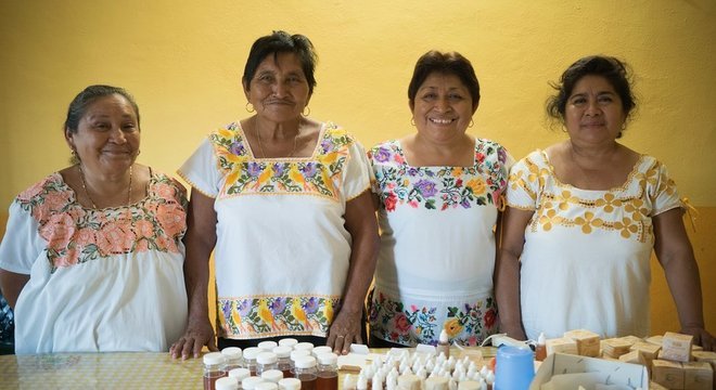 Pech luta contra a destruição da natureza ao lado de outras mulheres