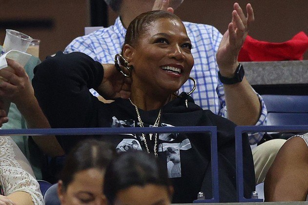 A rapper Queen Latifah também fez questão de comparecer aos jogos de Serena Williams. Além do rap,a norte-americana é atriz, compositora, produtora de televisão, produtora musical, comediante e apresentadora 