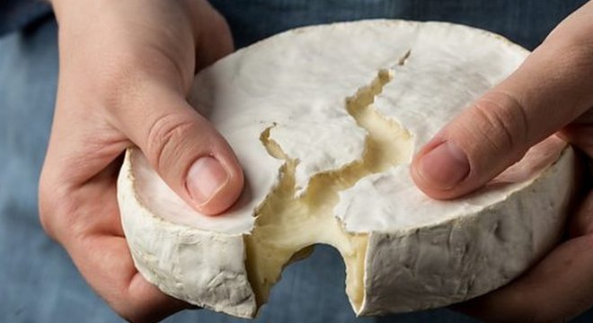 Um estudo indica que alguns queijos, incluindo o camembert, contêm vitamina K2