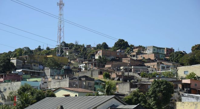 Cemitério foi localizado na área rural de Queimados, na Baixada Fluminense