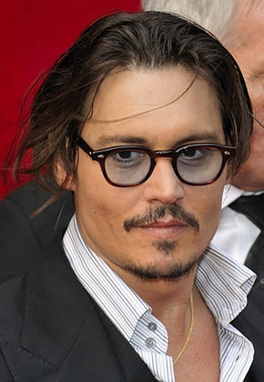 Quem assiste às baixarias do julgamento que envolve Johnny Depp e a ex-mulher Amber Heard mal consegue acreditar. Como um ator tão prestigiado chegou ao fundo do poço? 