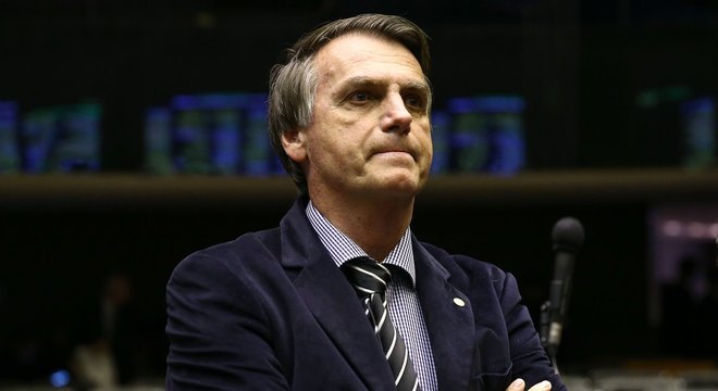 Aparelhamento não é 'só de gente, mas de legislação', afirma Bolsonaro