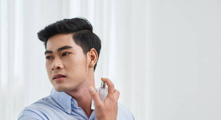 Quer fazer o perfume durar mais no corpo? Confira as dicas!