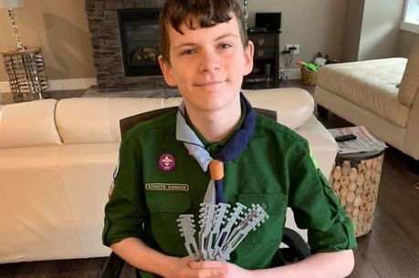 Quinn criou protetores para profissionais de saúde