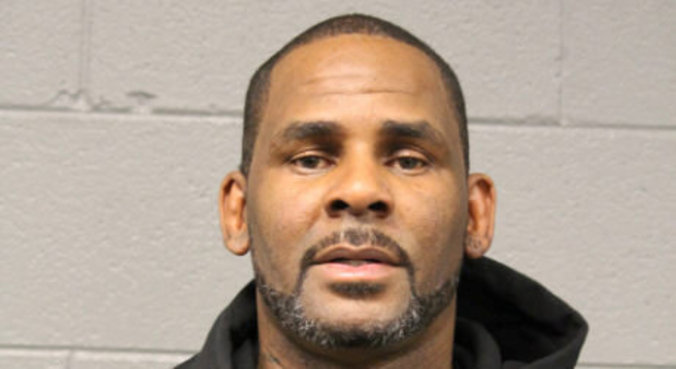 R. Kelly está sendo julgado em Nova York por abuso sexuais 