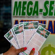 Mega-Sena com prêmio de R$ 40 milhões é sorteada; veja os números   (Edu Garcia/R7 - 05.09.2023)