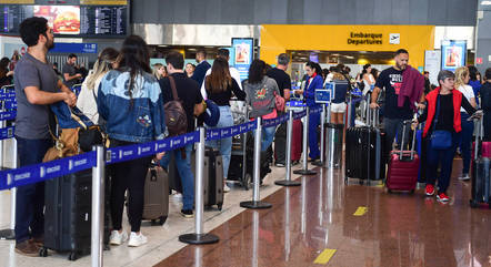 Passageiro é detido por levar celulares roubados, Aeroporto - Área Restrita