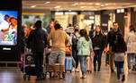 São Paulo, SP - 06.05.2022 - Aeroporto Internacional de Cumbica, Guarulhos, movimentação de passageiros no principal aeroporto da cidade. Foto Edu Garcia/R7